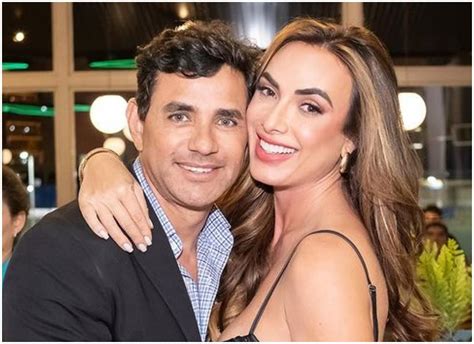 nicole bahls e homem|Namorando, Nicole Bahls fala de discrição na vida。